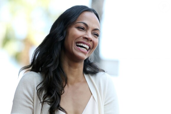 Zoe Saldana reçoit son étoile sur le Walk Of Fame à Hollywood, le 3 mai 2018. 