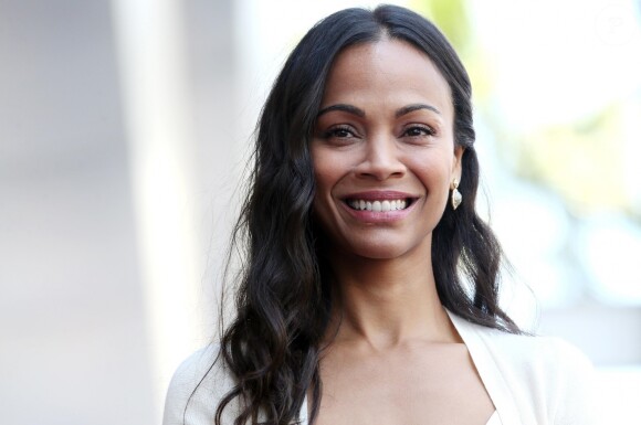 Zoe Saldana reçoit son étoile sur le Walk Of Fame à Hollywood, le 3 mai 2018. 