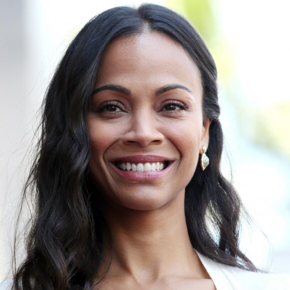 Zoe Saldana reçoit son étoile sur le Walk Of Fame à Hollywood, le 3 mai 2018. 