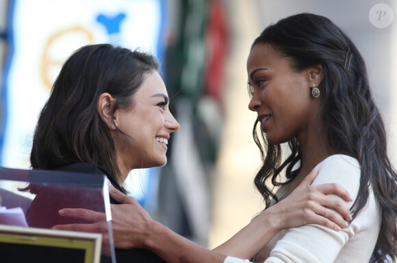 Zoe Saldana reçoit son étoile sur le Walk Of Fame à Hollywood, le 3 mai 2018. 