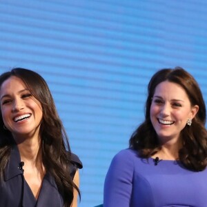 Le prince Harry, Meghan Markle, Kate Middleton (enceinte), duchesse de Cambridge, le prince William, duc de Cambridge lors du premier forum annuel de la Fondation Royale à Londres le 28 février 2018.