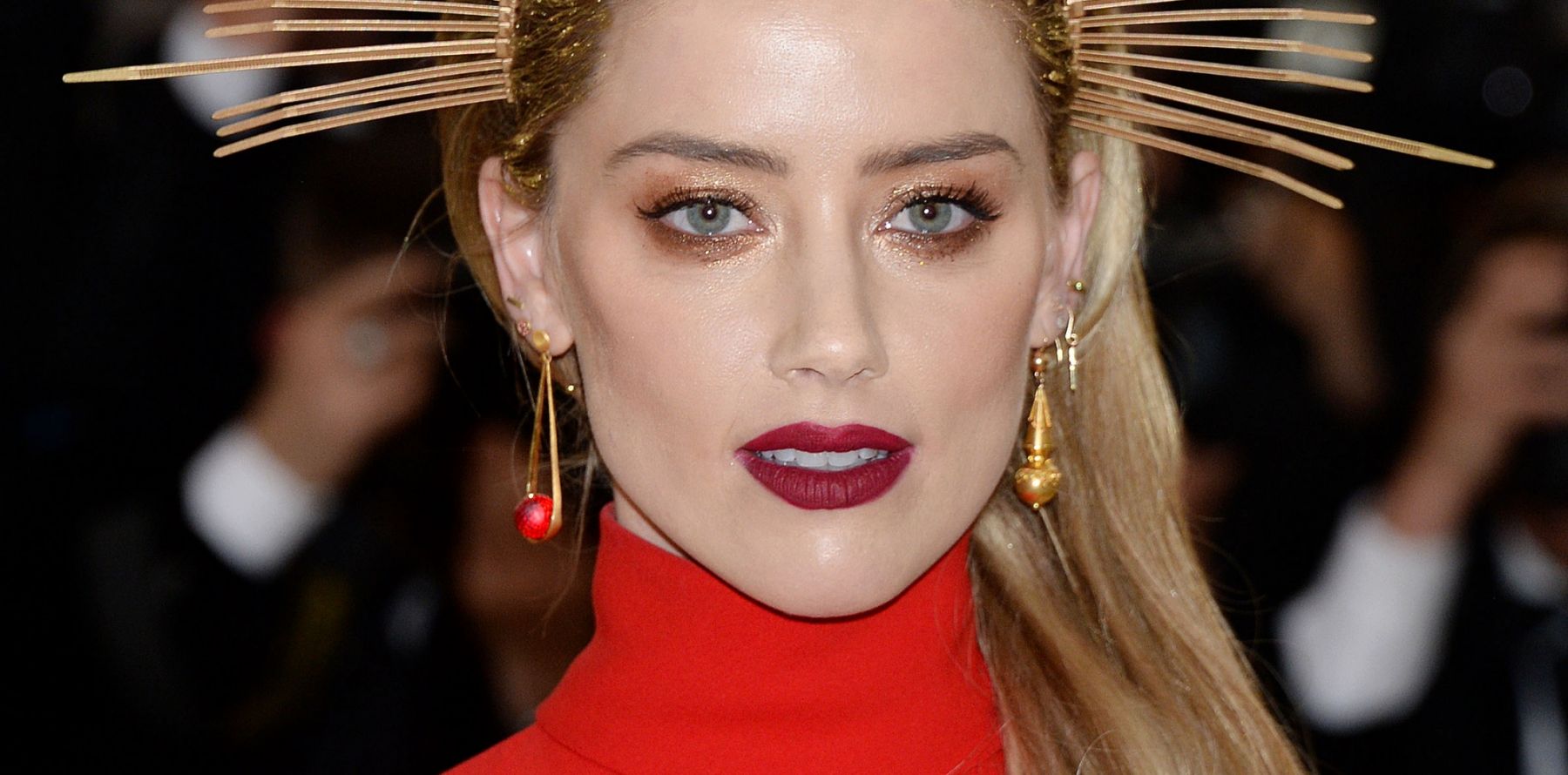 Amber Heard En solo au Met Gala devant son ex et sa nouvelle chérie