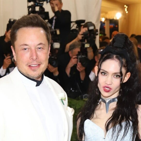 Elon Musk et sa compagne Grimes - Les célébrités arrivent à l'ouverture de l'exposition Heavenly Bodies: Fashion and the Catholic Imagination à New York, le 7 mai 2018