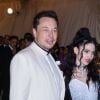 Elon Musk et Claire Elise Boucher aka Grimes à l'ouverture de l'exposition "Corps célestes : Mode et imagerie catholique" pour le Met Gala à New York, le 7 mai 2018.