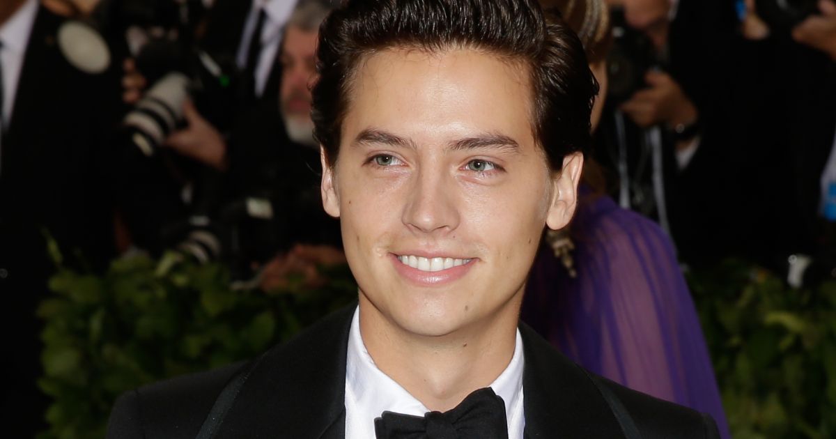 Cole Sprouse assiste au Met Gala à New York, le 7 mai 2018. Photo par
