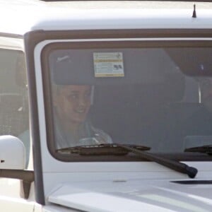 Exclusif - Ariana Grande et son compagnon Mac Miller à bord d'un 4x4 Mercedes Classe G dans les rues de Los Angeles, le 21 novembre 2017.