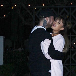 Exclusif - Ariana Grande et Mac Miller amoureux lors d'une sortie en couple à Los Angeles le 31 août 2016