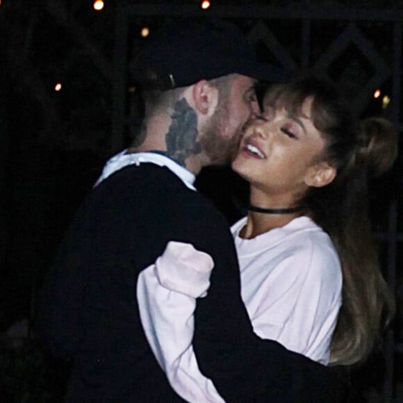 Exclusif - Ariana Grande et Mac Miller amoureux lors d'une sortie en couple à Los Angeles le 31 août 2016