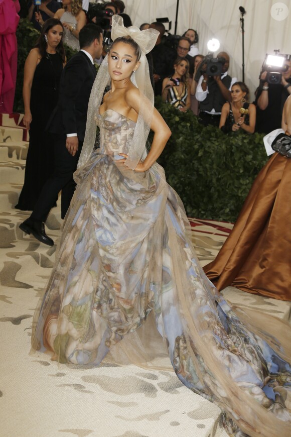 Ariana Grande au Met Gala 2018 célébrant l'ouverture de l'exposition Heavenly Bodies: Fashion and the Catholic Imagination, à New York le 7 mai 2018. © Charles Guerin / BestimageUSA