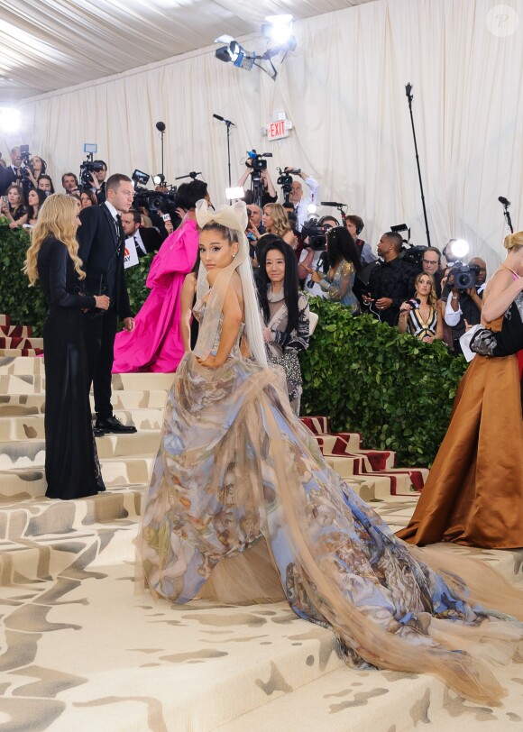 Ariana Grande au Met Gala 2018 célébrant l'ouverture de l'exposition Heavenly Bodies: Fashion and the Catholic Imagination, à New York le 7 mai 2018. © Charles Guerin / BestimageUSA