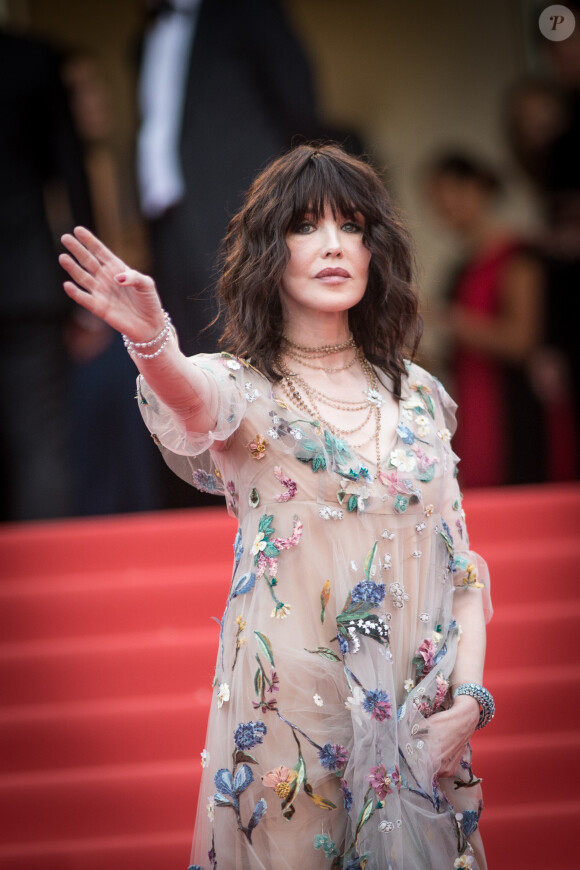 Isabelle Adjani (robe Dior) - Montée des marches du film "Everybody Knows" lors de la cérémonie d'ouverture du 71ème Festival International du Film de Cannes. Le 8 mai 2018 © Borde-Jacovides-Moreau/Bestimage