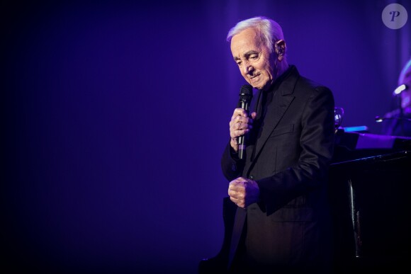 Exclusif - Charles Aznavour en concert à l'Accorhotels Arena (POPB Bercy) à Paris. Le 13 décembre 2017 © Cyril Moreau / Bestimage