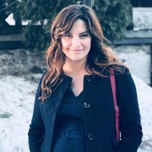 Laëtitia Milot, enceinte de son premier enfant, dévoile une belle photo de son ventre arrondi. Mars 2018.