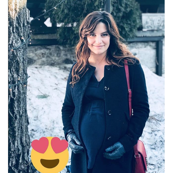 Laëtitia Milot, enceinte de son premier enfant, dévoile une belle photo de son ventre arrondi. Mars 2018.