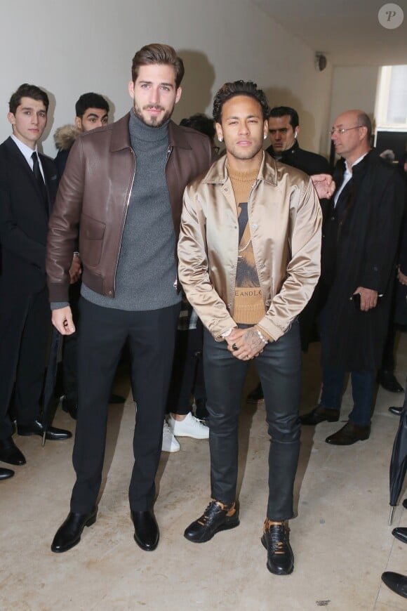 Kevin Trapp et Neymar Jr - Arrivées au défilé de mode « Louis Vuitton » Hommes Automne-Hiver 2018 au Palais Royal à Paris. Le 18 janvier 2018 © CVS - Veeren / Bestimage