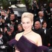 Cannes 2018 : Emilia Clarke, resplendissante devant Solo et son fidèle ami poilu