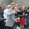  Le prince Harry est allé à la rencontre du public de manière inopinée dans les rues de Windsor le 18 mai 2018, à la veille de son mariage avec Meghan Markle. 