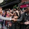 Le prince Harry est allé à la rencontre du public de manière inopinée dans les rues de Windsor le 18 mai 2018, à la veille de son mariage avec Meghan Markle.