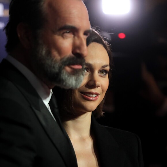 Jean Dujardin et sa compagne Nathalie Péchalat - Photocall de la 42ème cérémonie des Cesar à la salle Pleyel à Paris, le 24 février 2017. © Dominique Jacovides - Olivier Borde / Bestimage