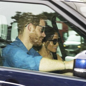 Le prince Harry et Meghan Markle, duchesse de Sussex, arrivent au palais de Kensington à Londres le 21 mai 2018, de retour après leur mariage à Windsor le 19 mai.