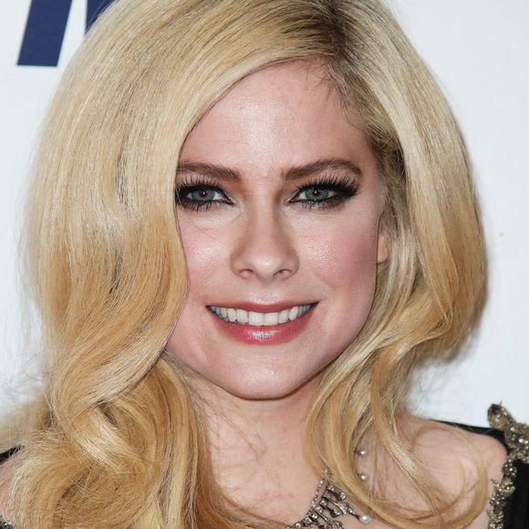 Avril Lavigne - Les célébrités posent lors du photocall de la soirée "Race To Erase MS" à l'hôtel Beverly Hilton à Los Angeles le 20 avril 2018.