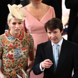 James Blunt et Sofia Wellesley (boucles d'oreilles Cartier) - Les invités arrivent à la chapelle St. George pour le mariage du prince Harry et de Meghan Markle au château de Windsor, Royaume Uni, le 19 mai 2018.