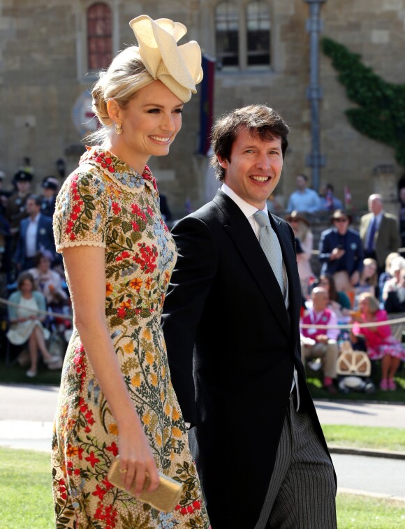 James Blunt et Sofia Wellesley (boucles d'oreilles Cartier) - Les invités arrivent à la chapelle St. George pour le mariage du prince Harry et de Meghan Markle au château de Windsor, Royaume Uni, le 19 mai 2018.