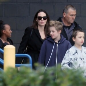Exclusif - Angelina Jolie a emmené ses enfants Shiloh Jolie-Pitt, Knox Jolie-Pitt et Zahara Jolie-Pitt voir le dernier 'Tomb Raider' au cinéma à dans le quartier de North Hollywood à Los Angeles, le 18 mars 2018