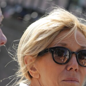 La première dame Brigitte Macron visite Saint-Petersbourg à bord d'un bateau sur la Neva le 25 mai 2018. Le couple présidentiel français est en visite officielle dans la Fédération de Russie les 24 et 25 mai 2018. © Dominique Jacovides / Bestimage