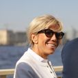 La première dame Brigitte Macron visite Saint-Petersbourg à bord d'un bateau sur la Neva le 25 mai 2018. Le couple présidentiel français est en visite officielle dans la Fédération de Russie les 24 et 25 mai 2018. © Dominique Jacovides / Bestimage