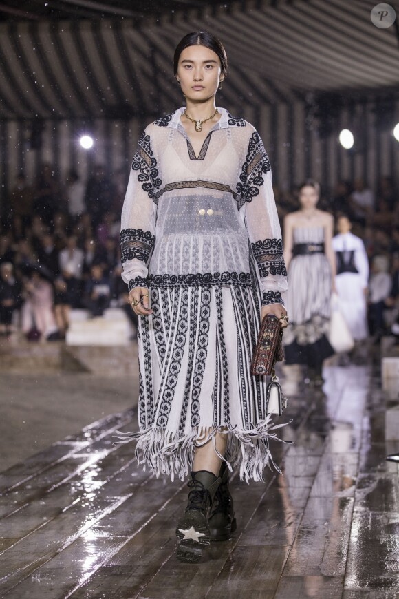 Défilé de la collection croisière 2019 de Christian Dior dans les grandes écuries du château de Chantilly, France, le 25 mai 2018. © Olivier Borde/Bestimage
