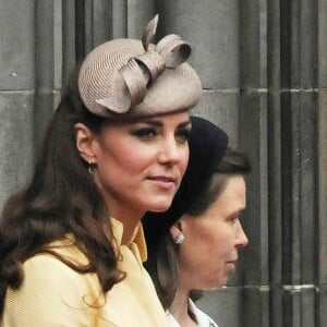 La duchesse Catherine de Cambridge en Emilia Wickstead à Edimbourg le 5 juillet 2012.