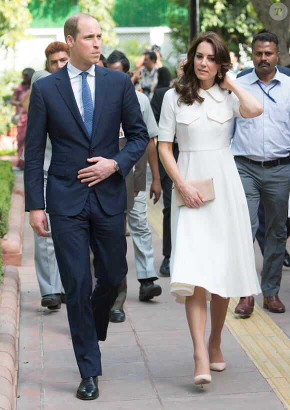 La duchesse Catherine de Cambridge en Emilia Wickstead le 11 avril 2016, en visite officielle en Inde avec le prince William.