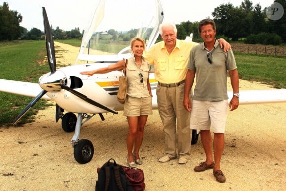 Pierre Bellemare, son fils Pierre Dhostel et sa belle fille en 2011.