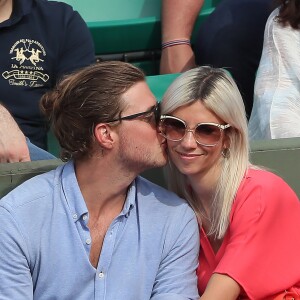 Alexandra Rosenfeld (Miss France 2006) et son compagnon Tom Lamb dans les tribunes des internationaux de tennis de Roland Garros à Paris, France, le 3 juin 2018. © Dominique Jacovides - Cyril Moreau/Bestimage