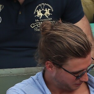 La très belle Alexandra Rosenfeld (Miss France 2006) et son compagnon Tom Lamb dans les tribunes des internationaux de tennis de Roland Garros à Paris, France, le 3 juin 2018. © Dominique Jacovides - Cyril Moreau/Bestimage