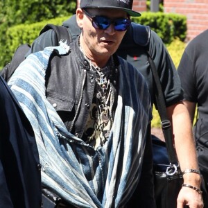 Exclusif - Johnny Depp arrive en jet privé à Bethlehem en Pennsylvanie, le 21 mai 2018.