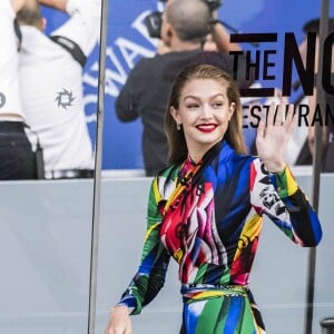 Gigi Hadid quitte un hôtel et se rend aux CFDA Awards 2018 au Brooklyn Museum à New York, le 4 juin 2018.
