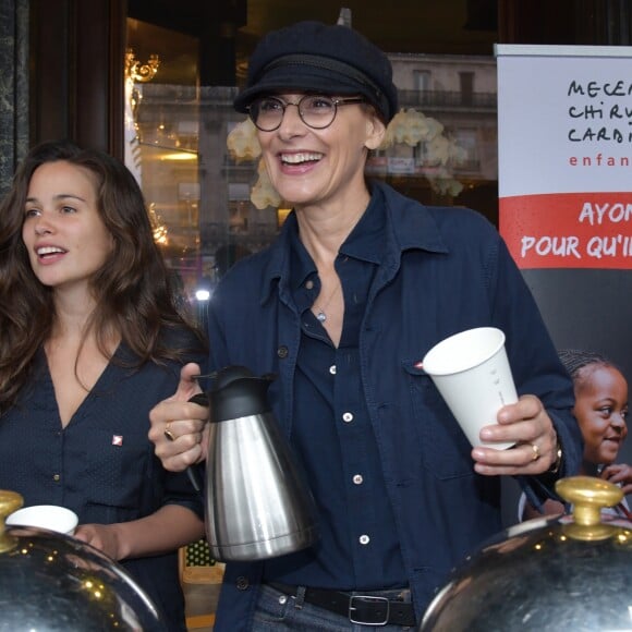 Inès de la Fressange et Lucie Lucas - Lancement de l'opération Petits Déjeuners Du Coeur au profit de l'association Mécénat Chirurgie Cardiaque au Café de la Paix à Paris. Le 5 juin 2018. © Giancarlo Gorassini / Bestimage