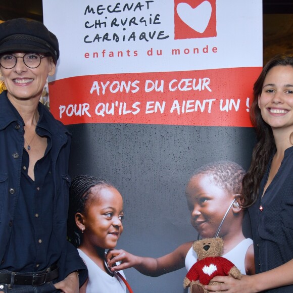 Inès de la Fressange et Lucie Lucas - Lancement de l'opération Petits Déjeuners Du Coeur au profit de l'association Mécénat Chirurgie Cardiaque au Café de la Paix à Paris. Le 5 juin 2018. © Giancarlo Gorassini / Bestimage