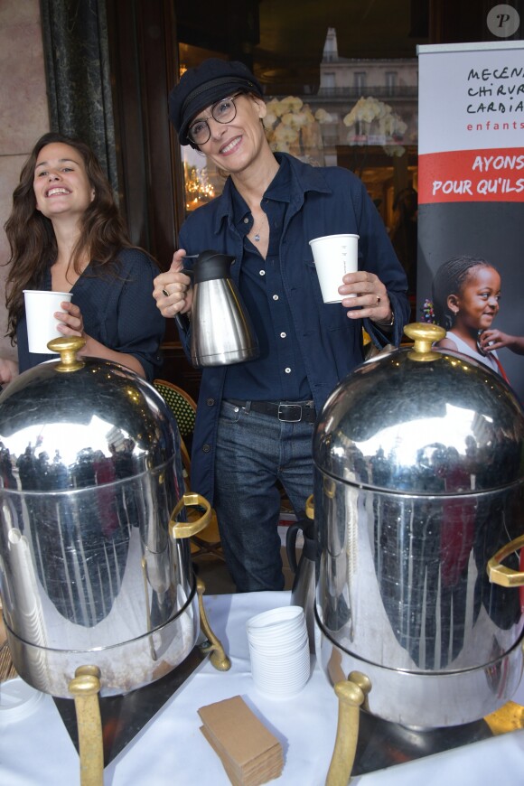 Inès de la Fressange et Lucie Lucas - Lancement de l'opération Petits Déjeuners Du Coeur au profit de l'association Mécénat Chirurgie Cardiaque au Café de la Paix à Paris. Le 5 juin 2018. © Giancarlo Gorassini / Bestimage