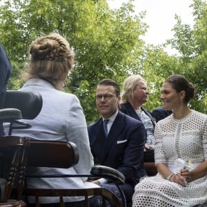 La princesse Victoria de Suède et son mari le prince Daniel étaient en visite au palais de Stromsholm à l'occasion de la Fête nationale suédoise le 6 juin 2018.