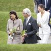 La princesse Victoria, le prince Daniel, le roi Carl XVI Gustaf et la reine Silvia de Suède inauguraient le 5 juin 2018 à Stockholm le mémorial en hommage aux 543 Suédois morts lors du tsunami de 2004.