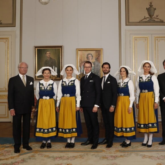 La famille royale de Suède a célébré le 6 juin 2018 la Fête nationale. Sur cette photo, de gauche à droite : le roi Carl XVI Gustaf, la reine Silvia, la princesse héritière Victoria, le prince Daniel, le prince Carl Philip, la princesse Sofia, la princesse Madeleine et Christopher O'Neill.