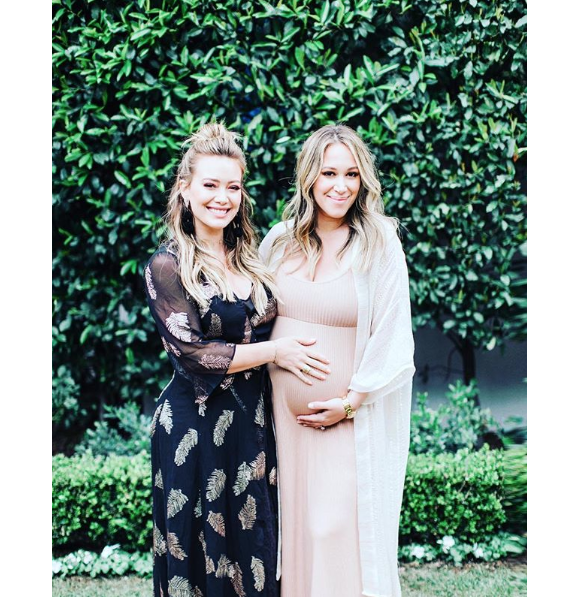 Hilary Duff, heureuse tata pour la seconde fois. Sa soeur Haylie Duff a donné naissance à une petite fille ce 5 juin 2018.