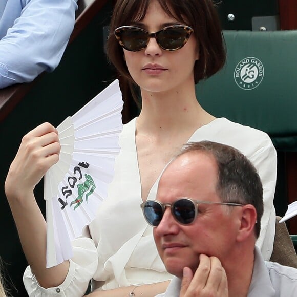 Annabelle Belmondo dans les tribunes des Internationaux de France de Tennis de Roland Garros à Paris, le 10 juin 2018. © Dominique Jacovides - Cyril Moreau/Bestimage