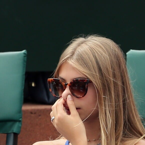 Stella Belmondo dans les tribunes des Internationaux de France de Tennis de Roland Garros à Paris, le 10 juin 2018. © Dominique Jacovides - Cyril Moreau/Bestimage