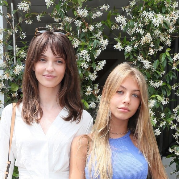 Annabelle et Stella Belmondo au village lors des internationaux de tennis de Roland Garros à Paris, le 10 juin 2018. © Moreau-Jacovides/Bestimage