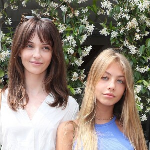 Annabelle et Stella Belmondo au village lors des internationaux de tennis de Roland Garros à Paris, le 10 juin 2018. © Moreau-Jacovides/Bestimage