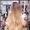 Sarah Fraisou devient blonde et présente le résultat sur Instagram, mai 2018.